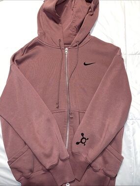 Nike Mauve Full-Zip Hoodie with Black Swoosh